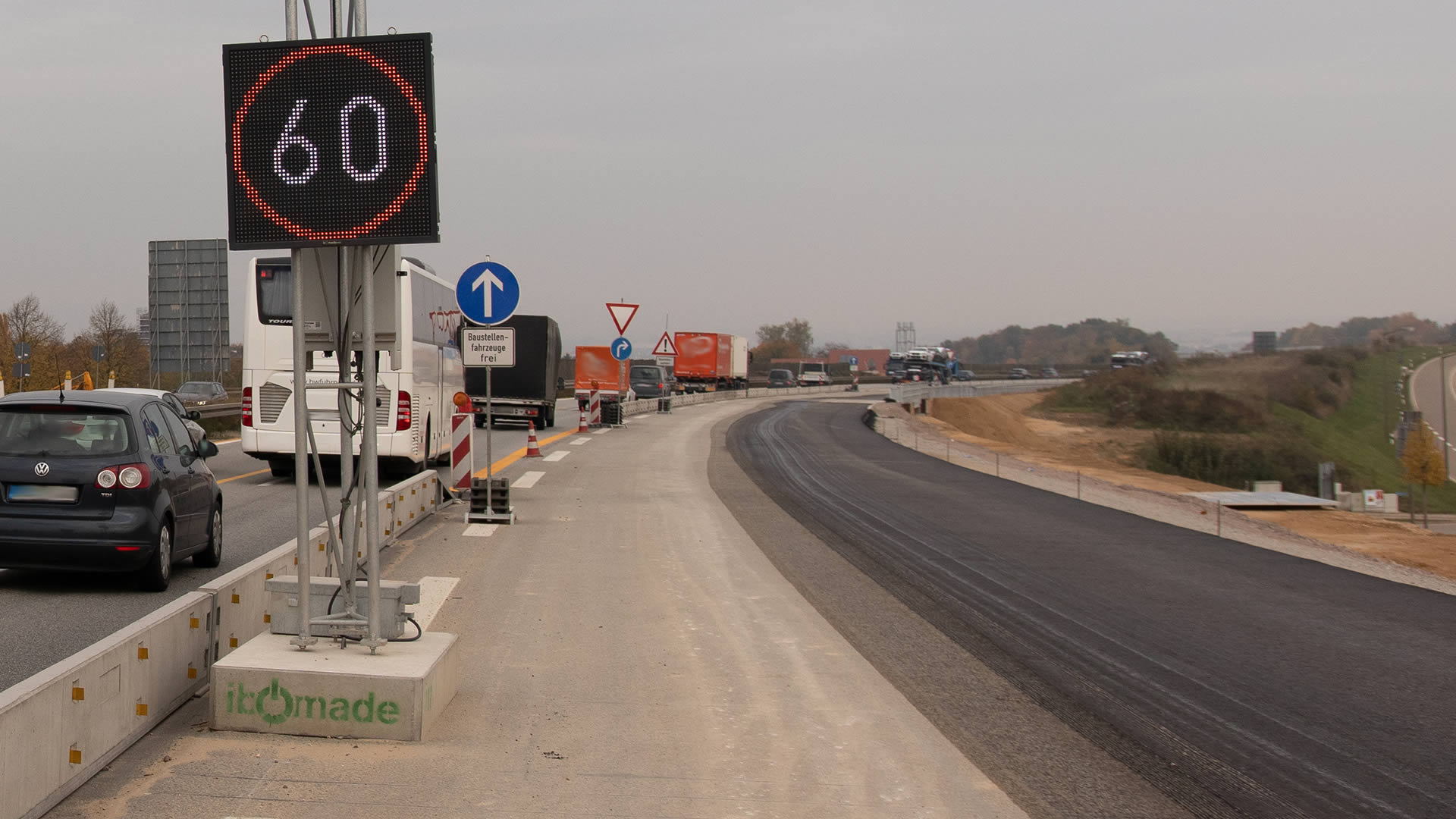 Betonfundament im Verkehr genutzt