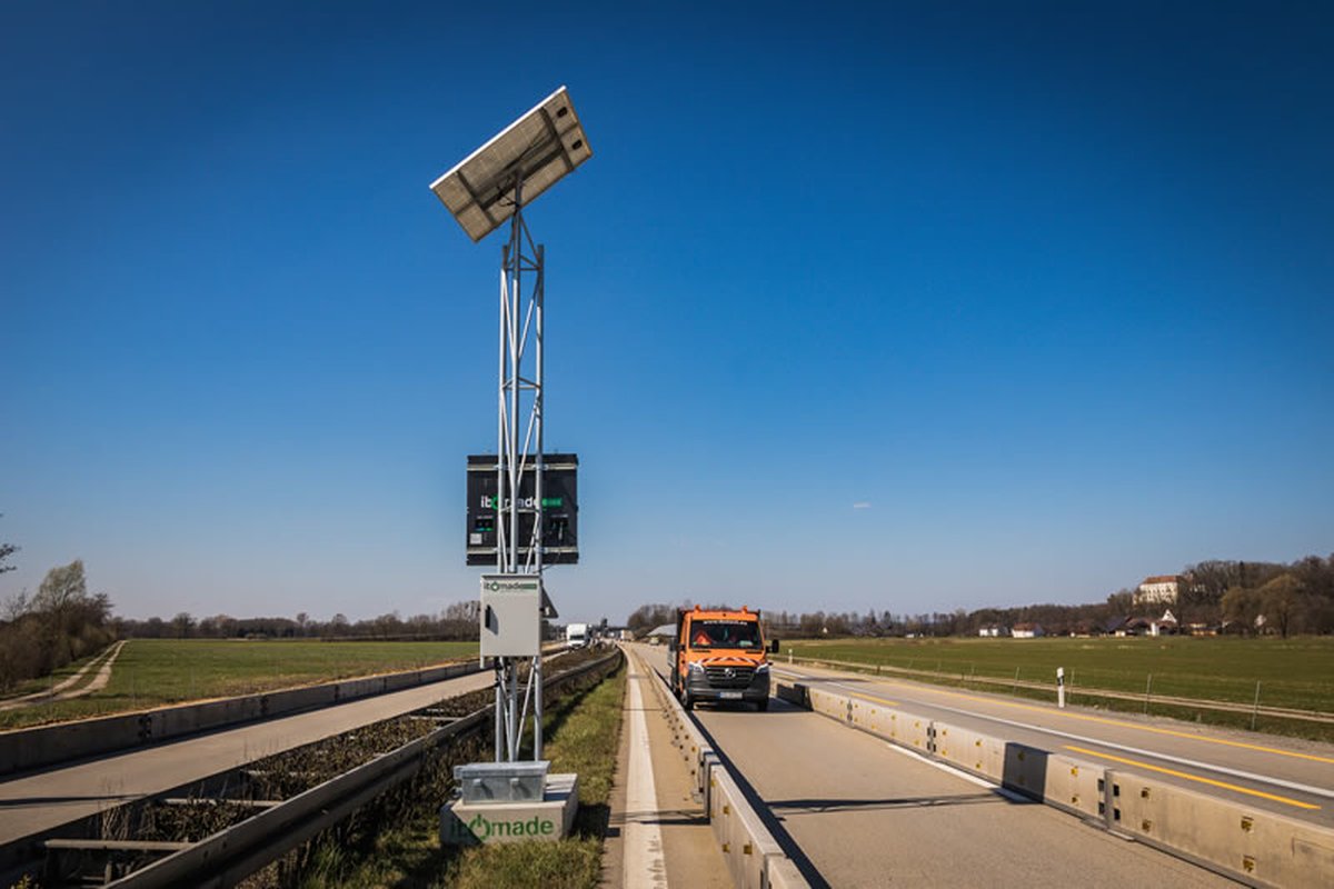 LED-Stauwarnanlage