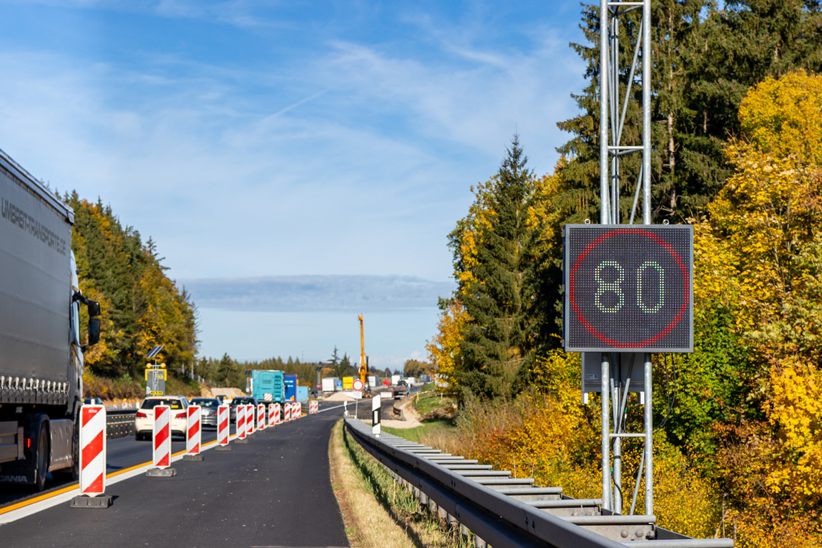 LED-Stauwarnanlage & Dynamische Umleitungsbeschilderung
