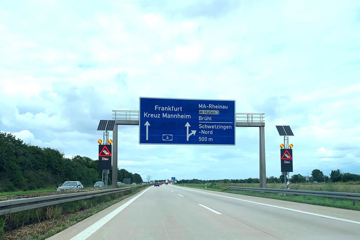 LED-Stauwarnanlage
