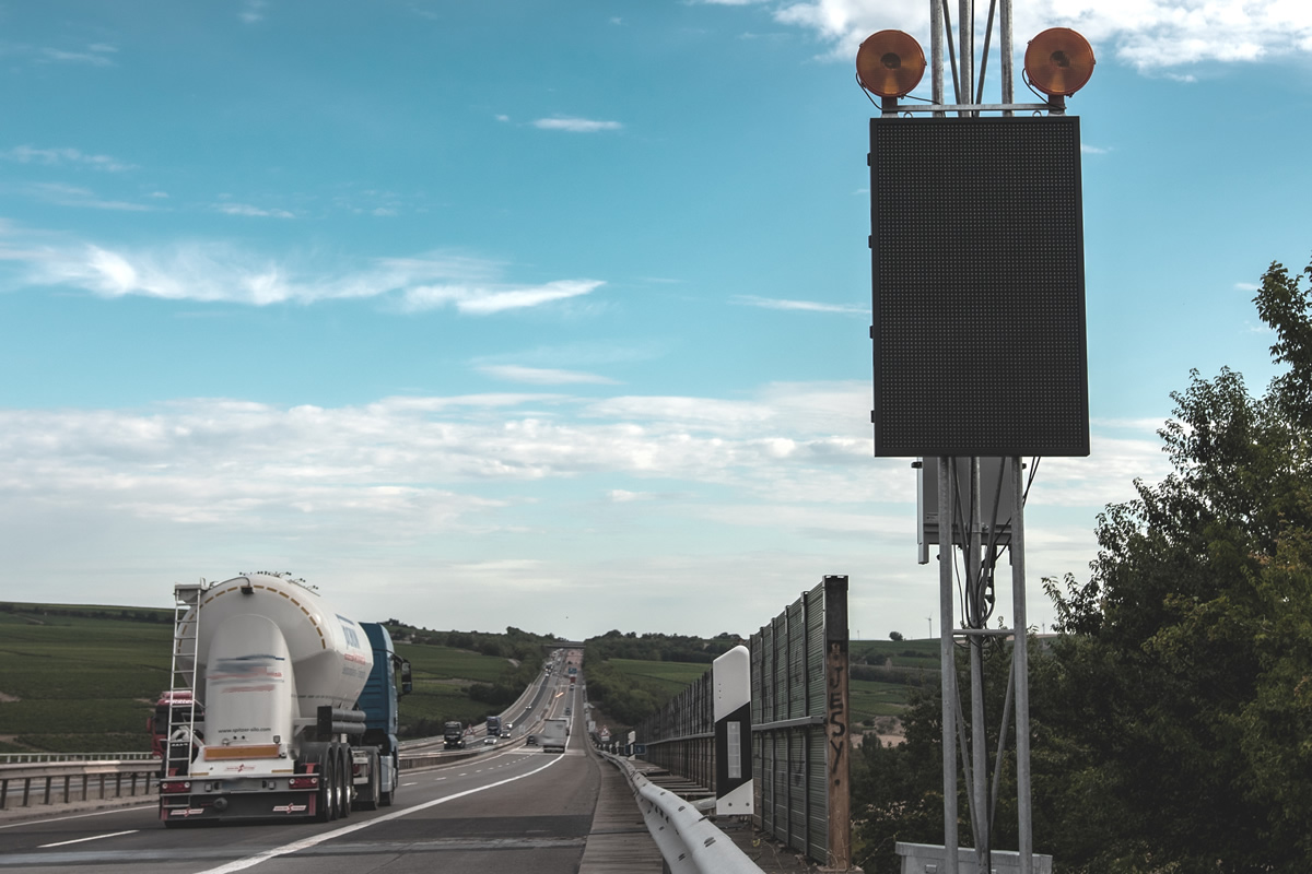 A63 Freimersheim-Alzey LED-Stauwarnanlage